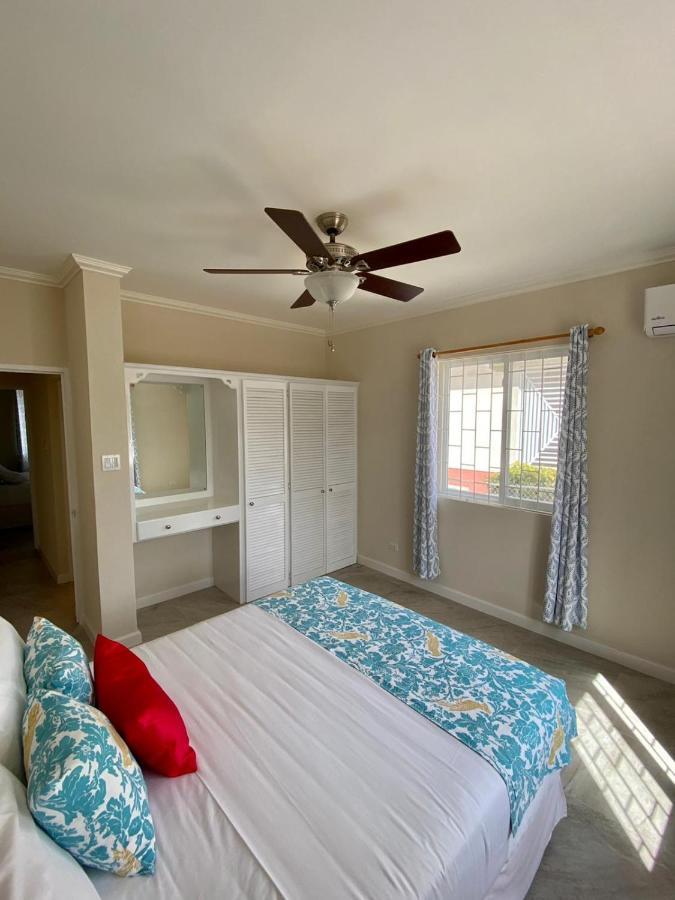 Ixoras Beach Apartments 圣彼得教区 外观 照片