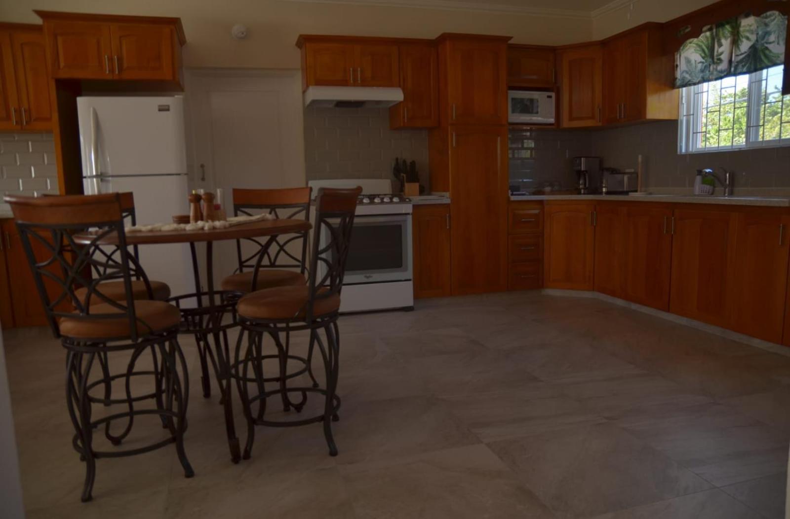 Ixoras Beach Apartments 圣彼得教区 客房 照片